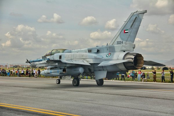 Les boucles d'oreilles coccinelle : 5 façons de les porter avec style